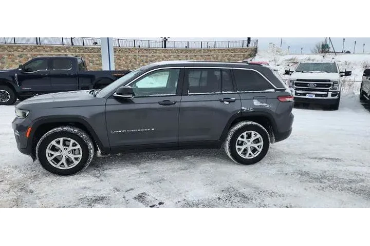 $32595 : Jeep Grand Cherokee 2024 4x4 image 1