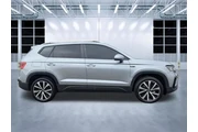 $16995 : Volkswagen Taos 2022 SE 4dr thumbnail