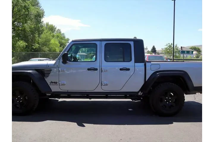 $29699 : Jeep Gladiator 2020 4x4 Spor image 4