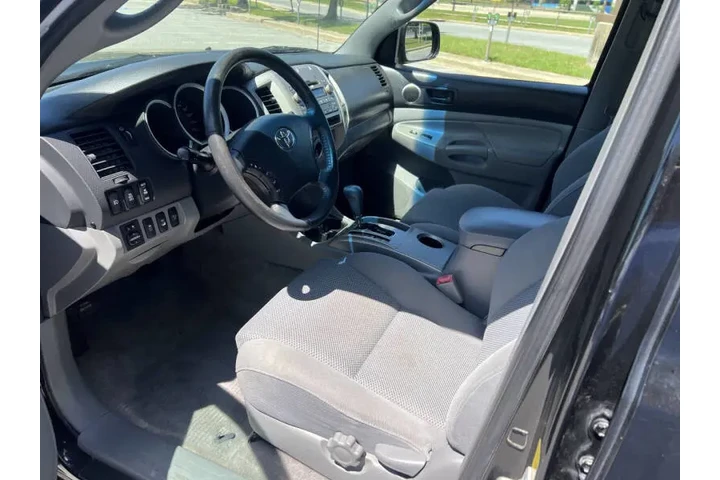 $12500 : 2011 Tacoma V6 image 9