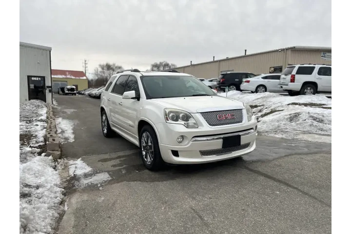 $7490 : 2011 GMC Acadia Denali image 7