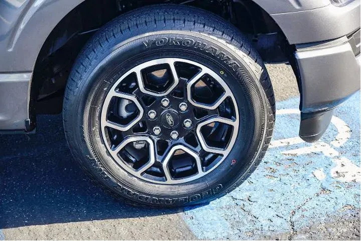 $30999 : Ford F-150 2023 4x2 XL 4dr S image 9