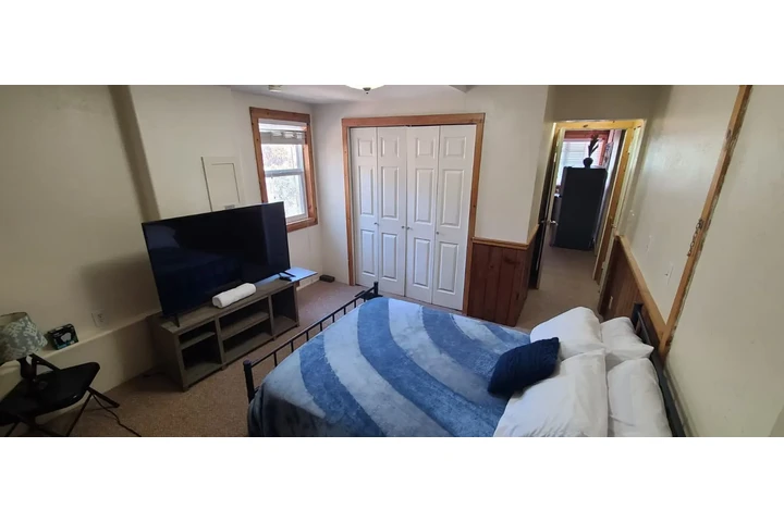$800 : Cuarto en Lake Arrowhead image 1