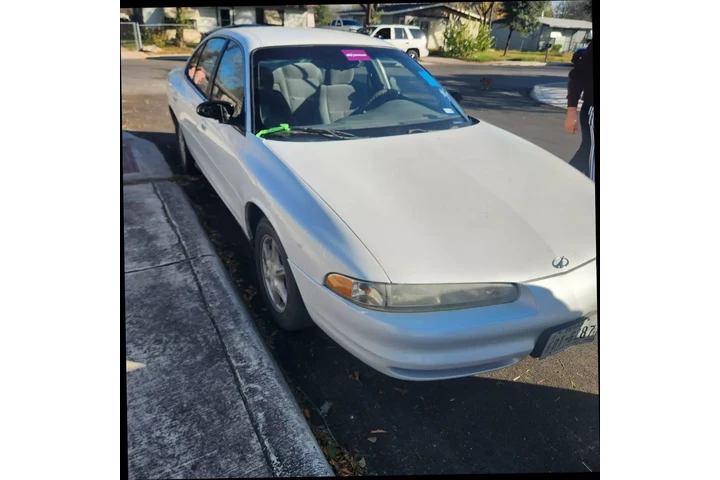 $1500 : 2000 OLDSMOBILE INTRIGUE2000 image 7