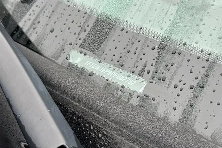 $37412 : Ford F-150 2023 4x4 XLT 4dr image 9