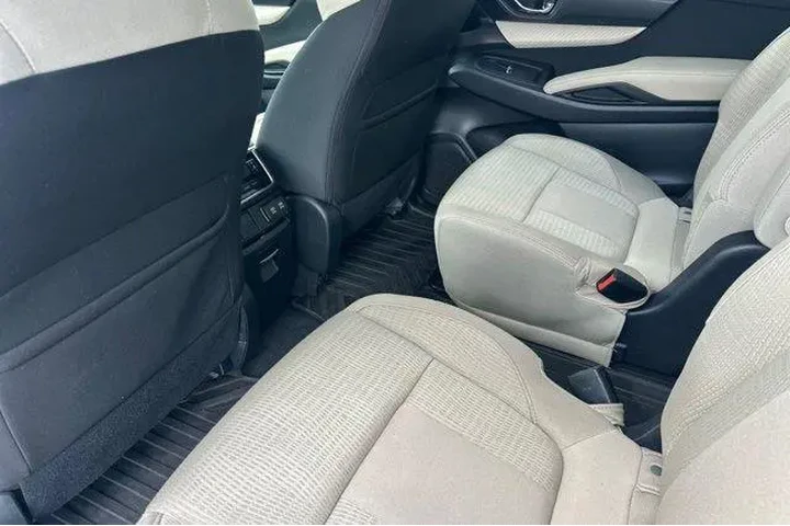 $24000 : Subaru Ascent 2022 AWD Premi image 7