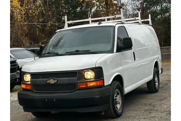 $11990 : 2017 Express 2500 image 4