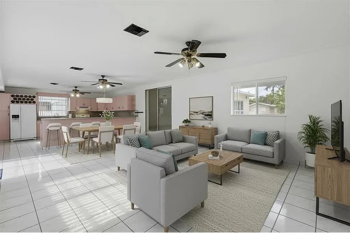 $1500 : HOUSE FOR RENT image 4