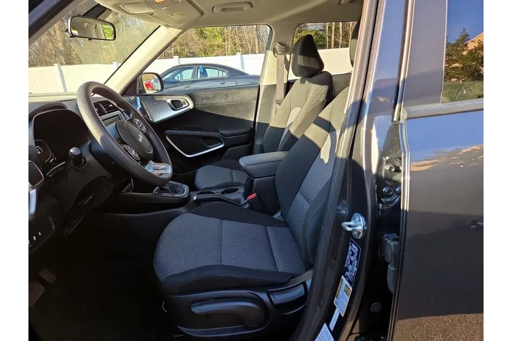 $16998 : Kia Soul 2024 LX 4dr Crossov image 10