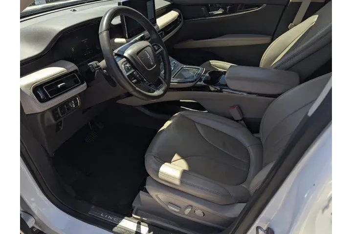 $29995 : Lincoln Nautilus 2022 AWD Re image 9