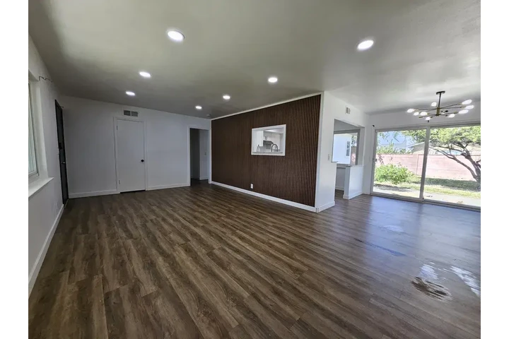 $1450 : Anaheim - 3 bed 2 Bath image 5