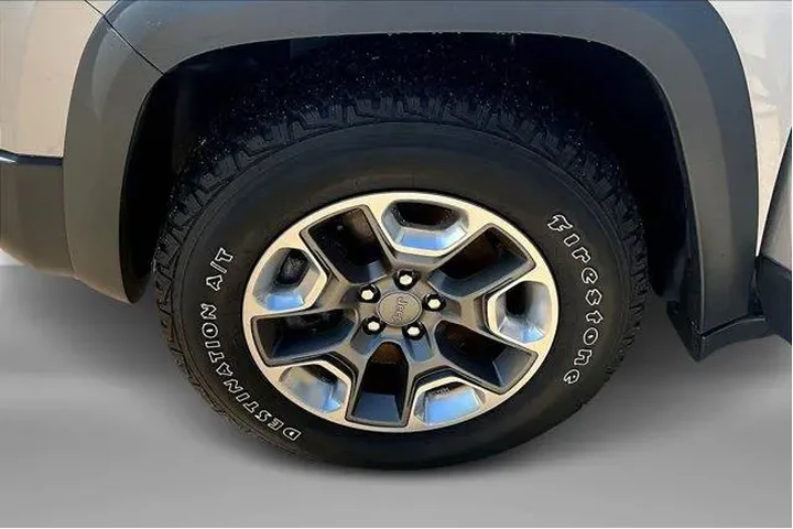 $23290 : Jeep Cherokee 2019 4x4 Trail image 9