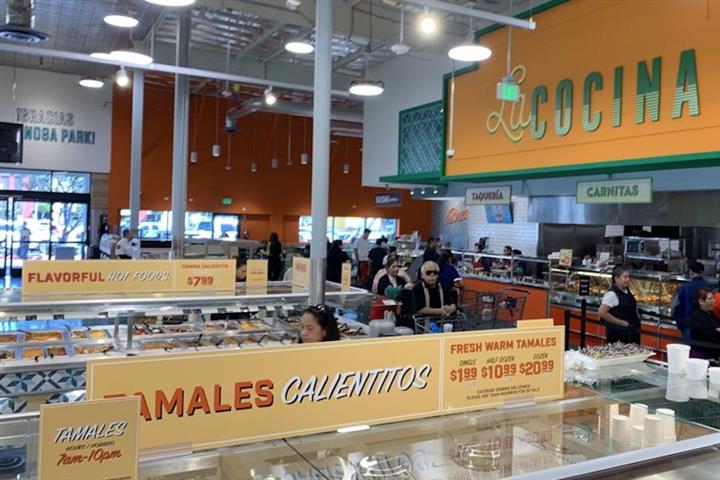 Vallarta Supermarkets image 1