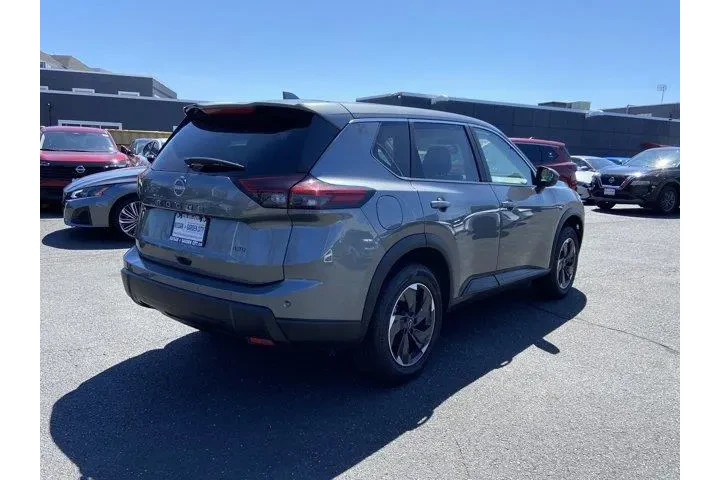 $19487 : Nissan Rogue 2025 AWD SV 4dr image 4