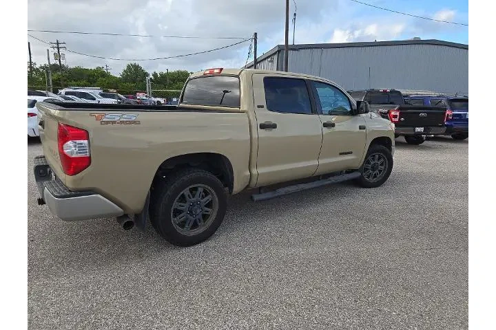 $25983 : Toyota Tundra 2017 4x4 SR5 4 image 10