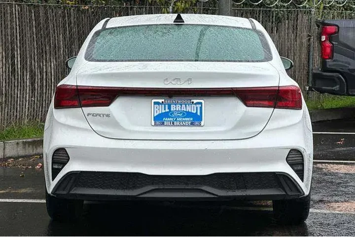 $15255 : Kia Forte 2023 LX 4dr Sedan image 8