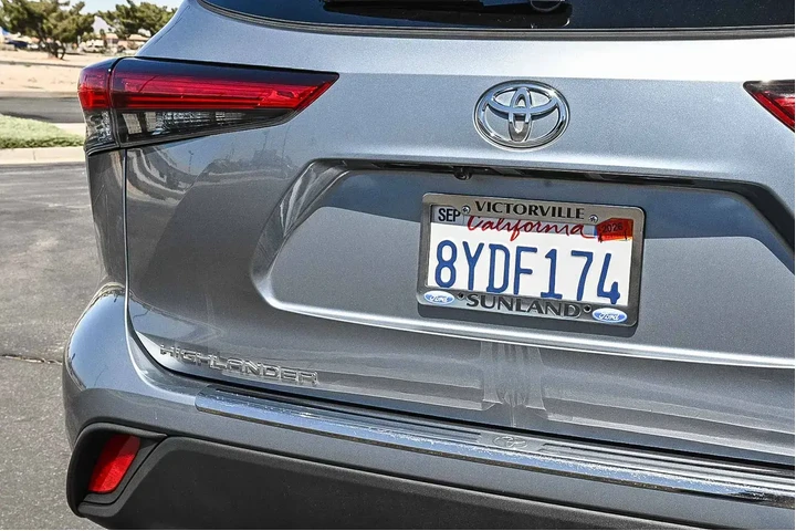 Toyota Highlander 2021 XLE 4 image 10