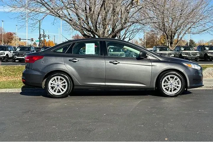 $5995 : Ford Focus 2018 SE 4dr Sedan image 8