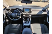 $19472 : 2021 RAV4 LE thumbnail