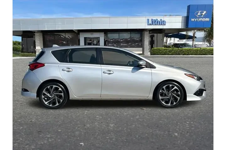$13399 : Toyota Corolla iM 2017 4dr H image 9