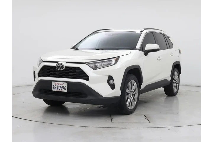 $26998 : Toyota RAV4 2021 XLE Premium image 4