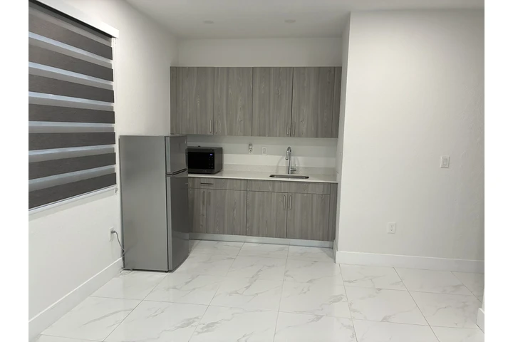 $1500 : Apartamento 1/1 image 2