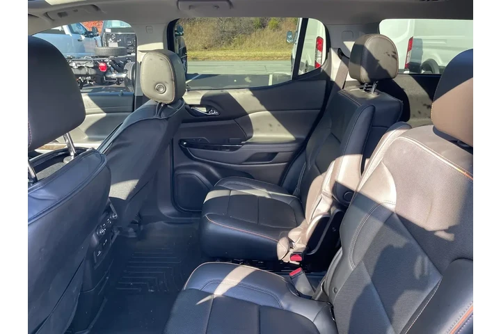 $26735 : GMC Acadia 2021 4x4 AT4 4dr image 7