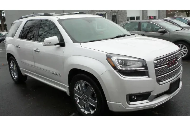 $9900 : 2016 GMC Acadia Denali image 3