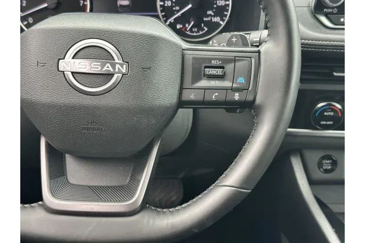 $22039 : Nissan Rogue 2025 AWD SV 4dr image 7