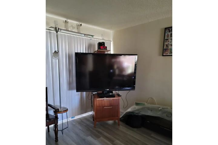VENDO TV60" SHARP AQUOS SUR LA image 2