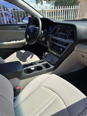 $6000 : Hyundai Sonata Sport 2015 image 6
