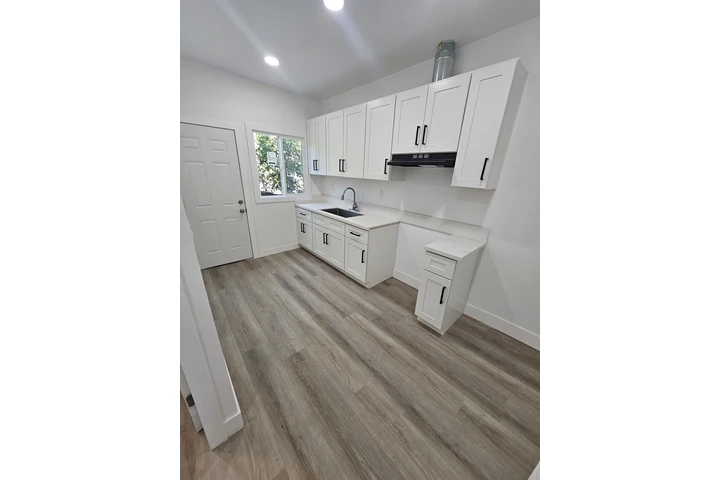 $1800 : Apt 1 recamara de renta image 1
