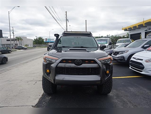 $33999 : 2018 Toyota 4Runner image 2