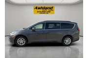 $17900 : 2022 Pacifica Touring L thumbnail