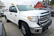 $27995 : 2017 Tundra thumbnail