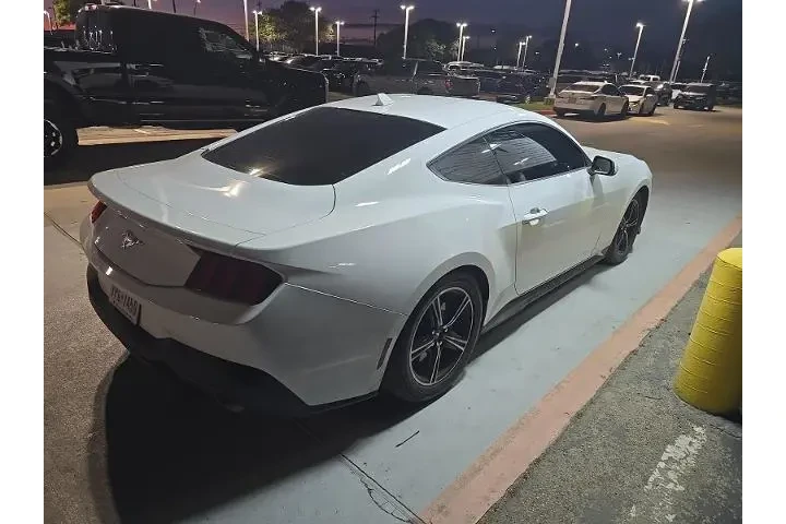 $25998 : Ford Mustang 2024 EcoBoost 2 image 3