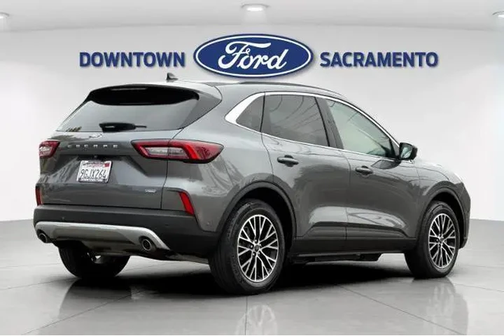 $27900 : Ford Escape Plug-In Hybrid 2 image 3