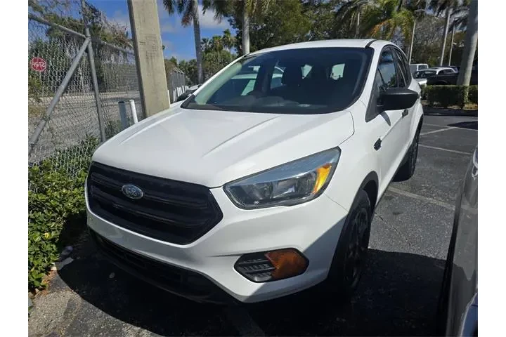 $6990 : Ford Escape 2017 S 4dr SUV image 2