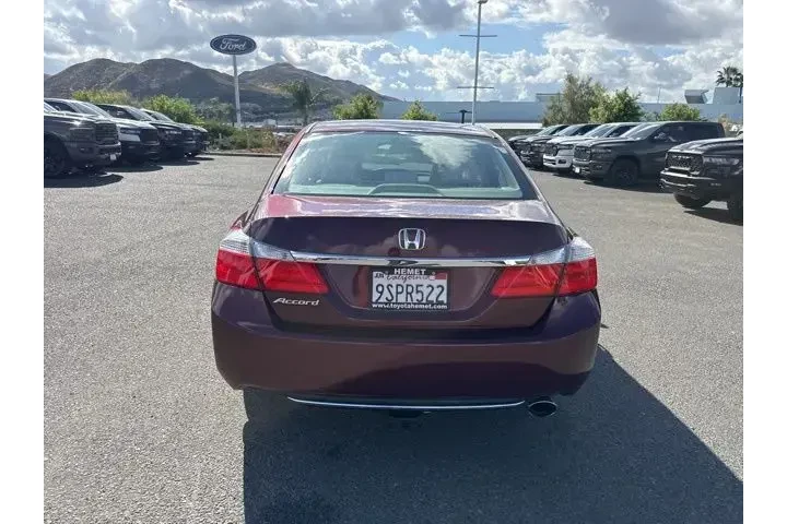 $13387 : Honda Accord 2013 LX 4dr Sed image 10