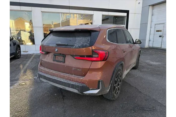 $32943 : BMW X1 2023 AWD xDrive28i 4d image 6