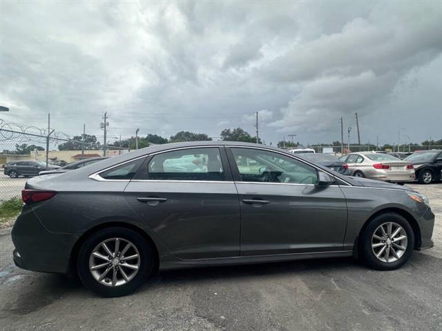 $7850 : 2018 Sonata SE image 6