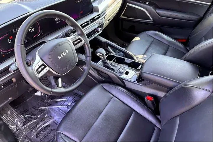 $27977 : Kia Telluride 2024 LX 4dr SU image 6