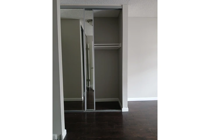 $1000 : Habitación 3rd/Vermont image 2