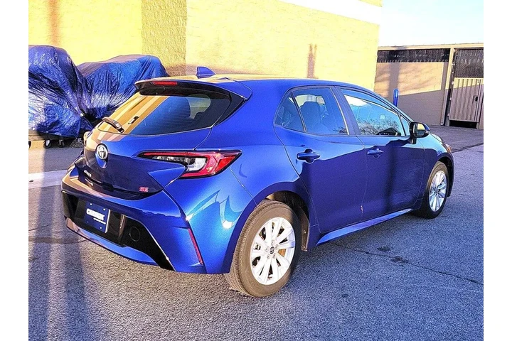 $22998 : Toyota Corolla Hatchback 202 image 5