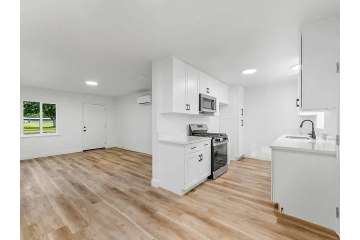 $1700 : W Jackman St, Lancaster, CA image 2