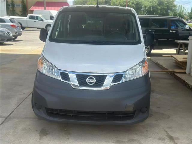 $15990 : 2016 NISSAN NV200 image 2