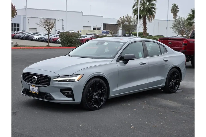 $28990 : Volvo S60 2024 AWD B5 Plus D image 9