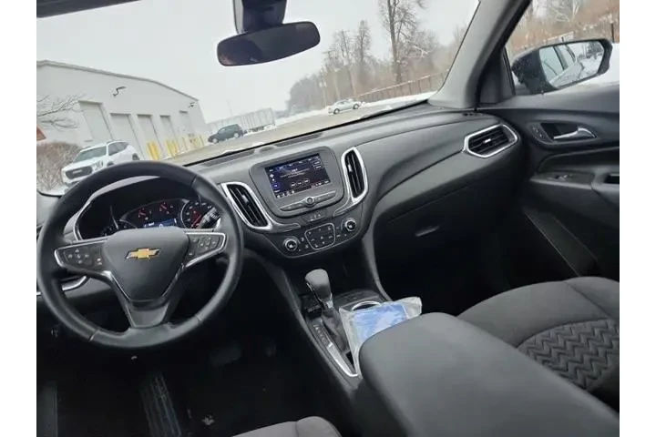 $24969 : Chevrolet Equinox 2024 LT 4d image 3