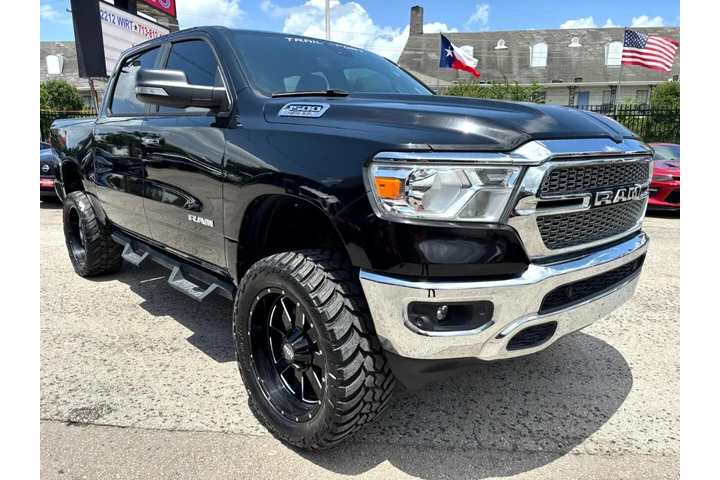 2019 RAM 1500 Big Horn Trail image 2
