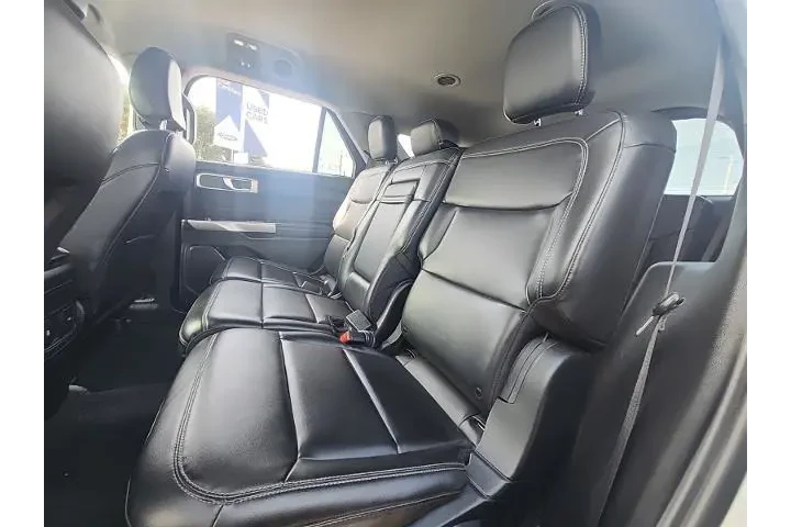 $27997 : Ford Explorer 2023 AWD XLT 4 image 8